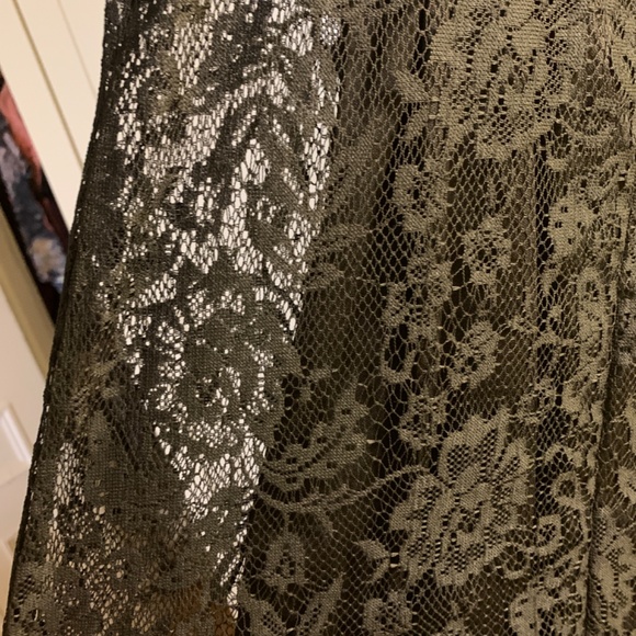Black lacy dress - Picture 8 of 9